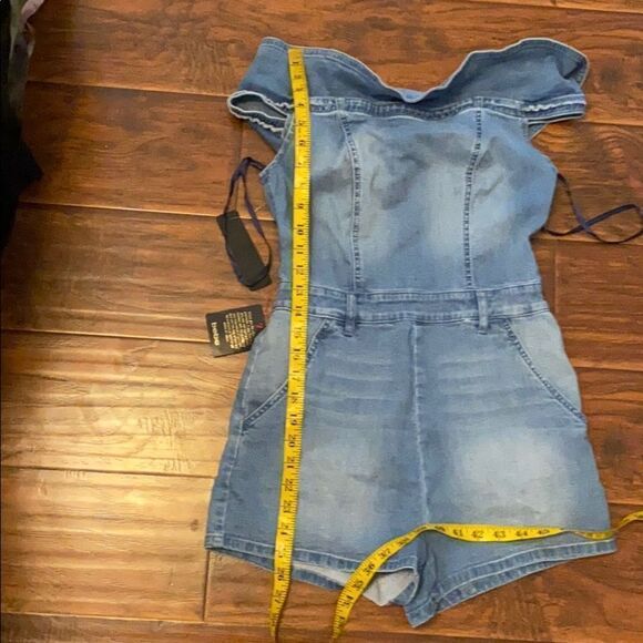 Bebe Off The Shoulder Denim Distressed Romper Contemporary Feminine Festival - Picture 12 of 16